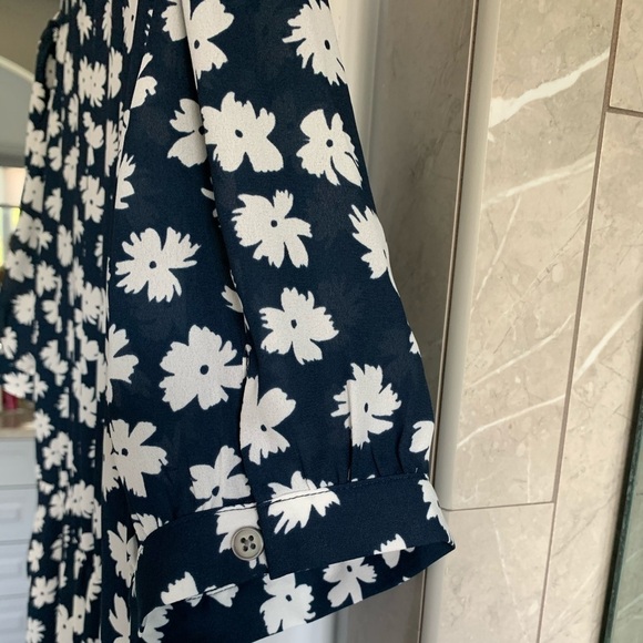 J. Crew Short-sleeve tie-neck dress in scattered daisies - Picture 11 of 12